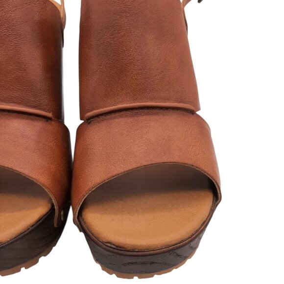 Korks Kristian II Slingback Platform Faux Leather Stud Heeled Sandals NWT SZ 9 - Picture 4 of 16